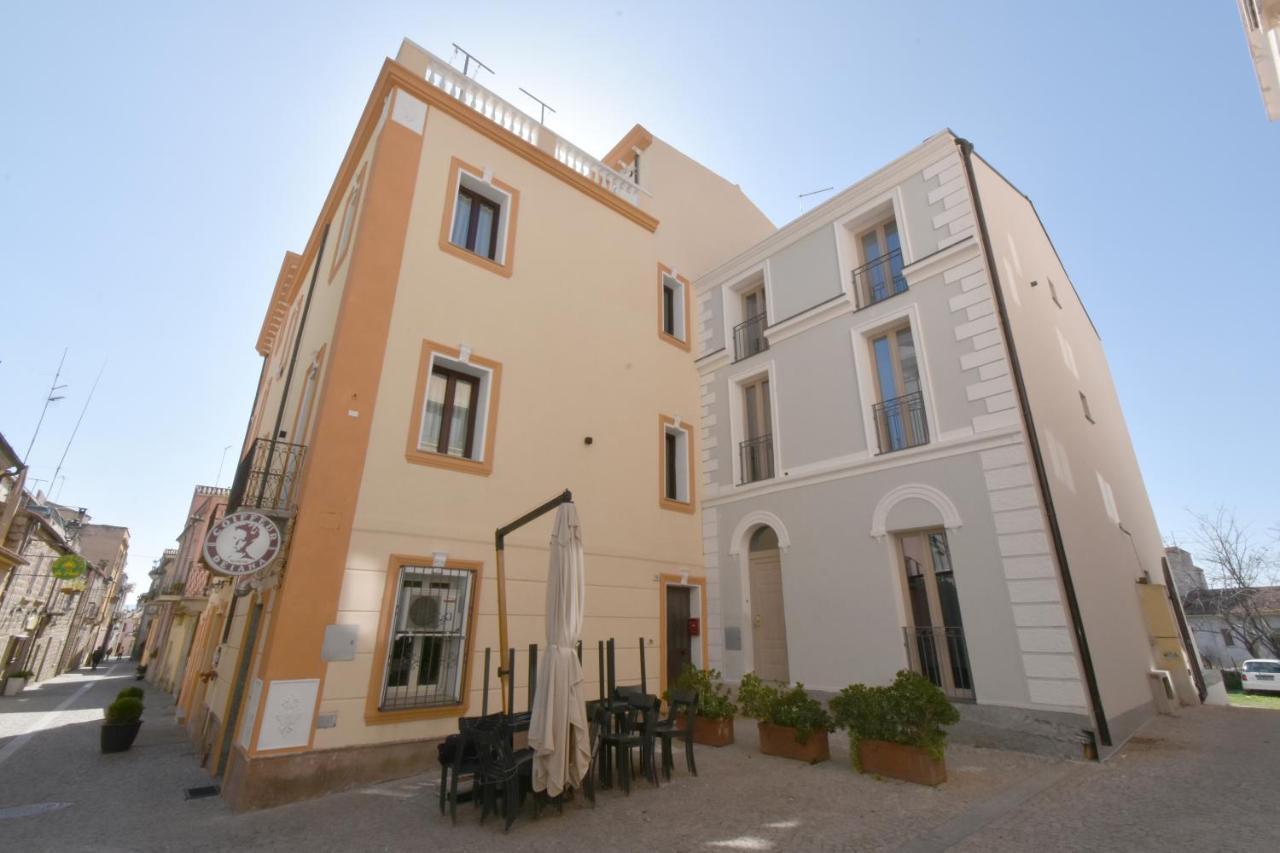 Hotel Cavour Olbia Buitenkant foto