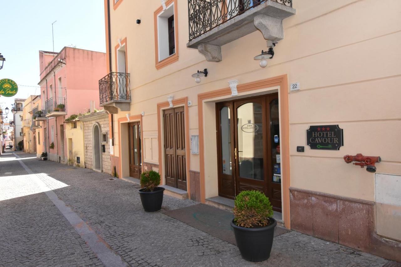 Hotel Cavour Olbia Buitenkant foto