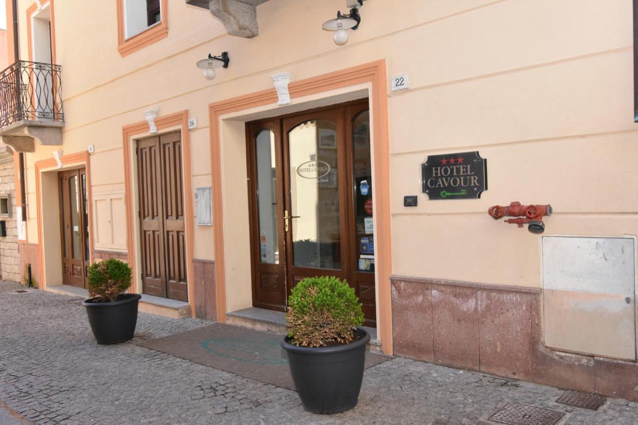 Hotel Cavour Olbia Buitenkant foto