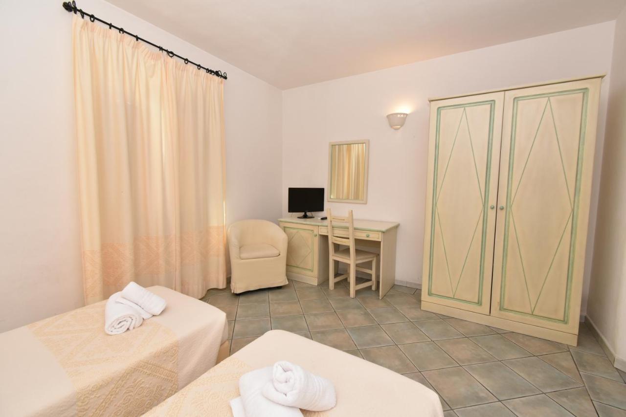 Hotel Cavour Olbia Buitenkant foto