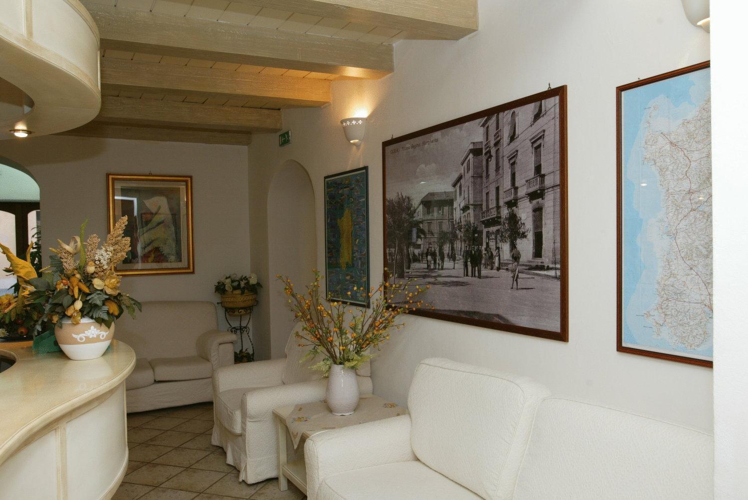 Hotel Cavour Olbia Buitenkant foto